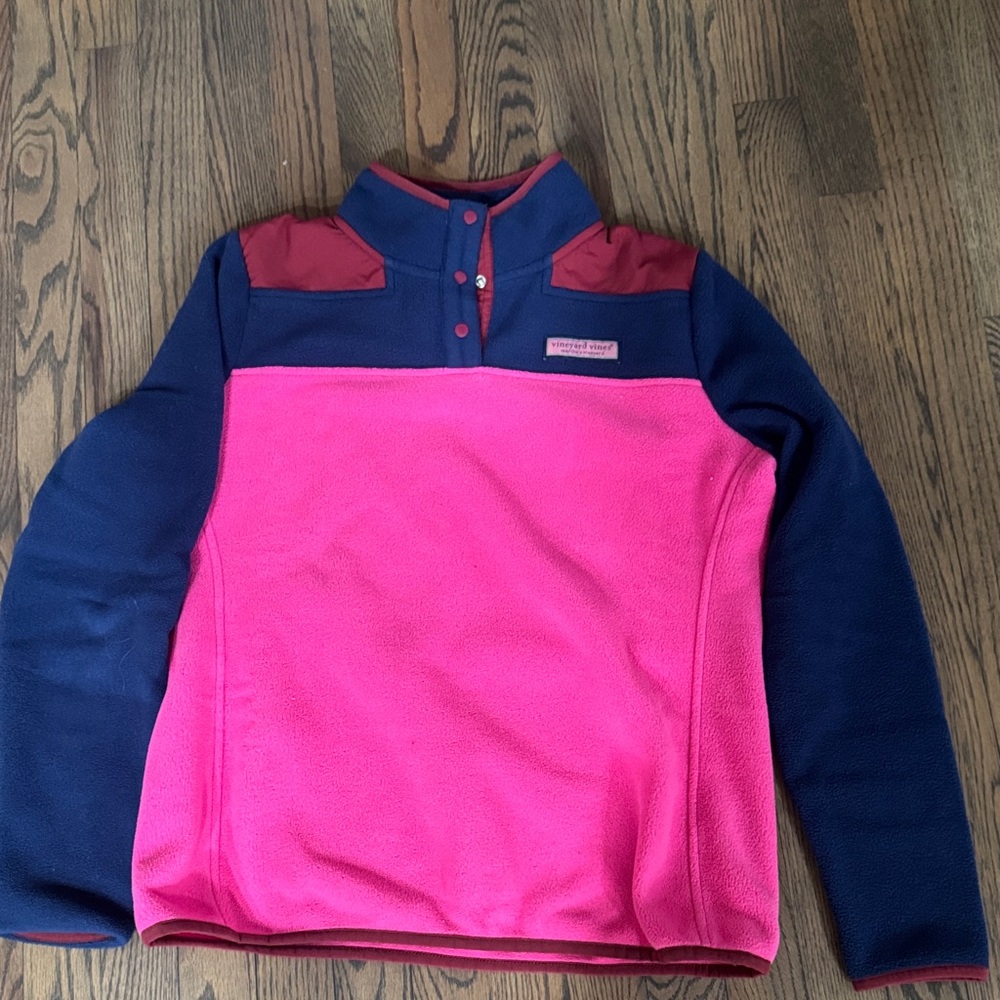 Vineyard Vines Navy ,Pink and burgundy women’s Fleece sweatshirt
